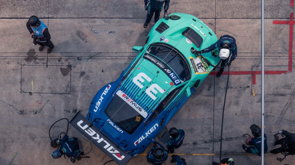 Julien Andlauer (F), Klaus Bachler (A), Sven Müller (D), Alessio Picariello (B), Porsche 911 GT3 R, Falken Motorsports (#33), Qualificação, corrida de 24 horas, Nürburgring, Alemanha, 2024, Porsche AG