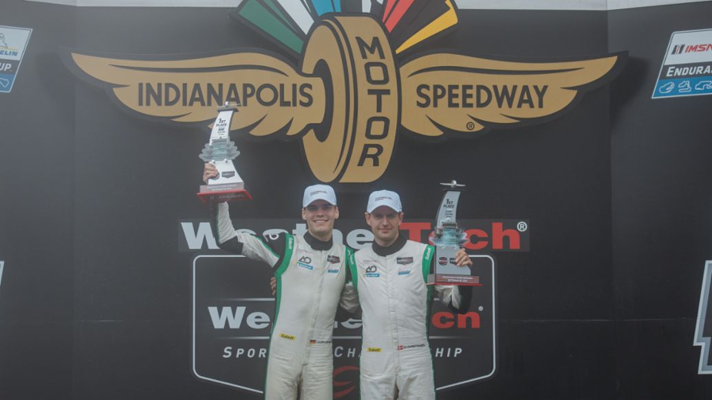 Laurin Heinrich (ALE) y Michael Christensen (DIN) (i-d), AO Racing (nº 77), Indianápolis, campeonato IMSA, 2024, Porsche AG