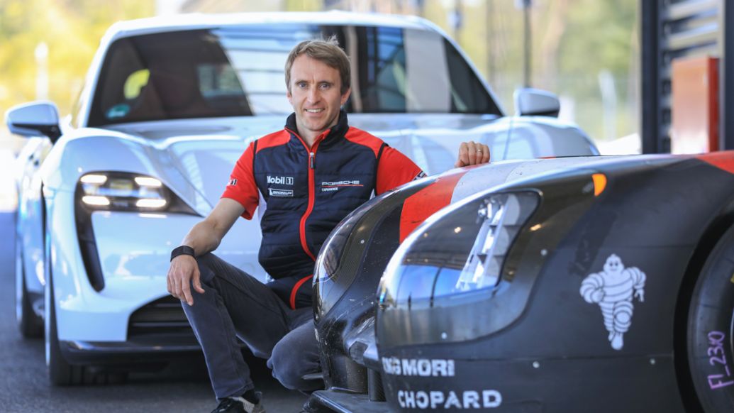 Timo Bernhard, Porsche-Markenbotschafter, Taycan Turbo S, 919 Hybrid, 2020, Porsche AG