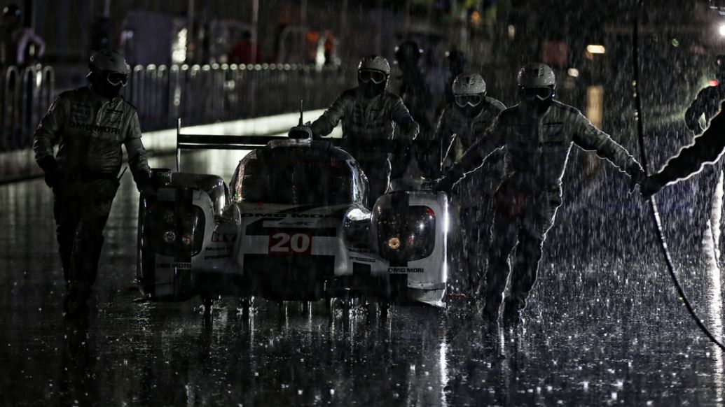 Porsche 919 Hybrid, Porsche Team: Timo Bernhard, Brendon Hartley, Mark Webber