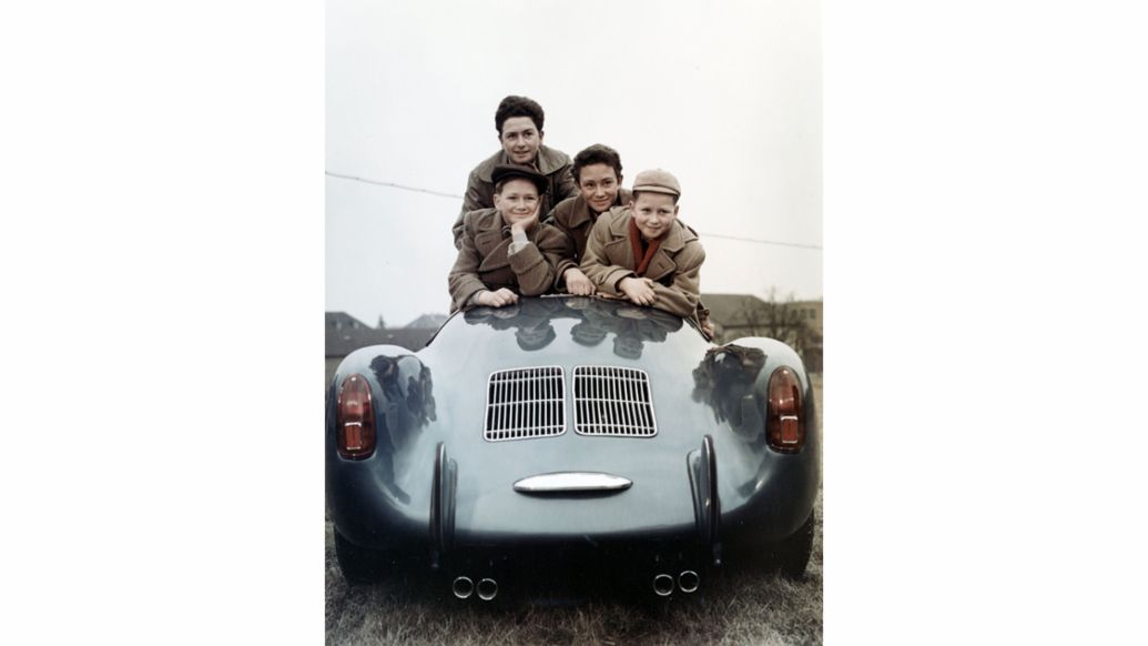 Hans Peter Porsche, Ferdinand Alexander Porsche, Gerhard Porsche, Dr Wolfgang Porsche, l-r, 550 Spyder, 1953, Porsche AG