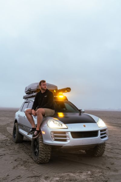 Le nouveau Porsche Driver Experience fait ses débuts à bord du Cayenne -  Porsche Newsroom FRA