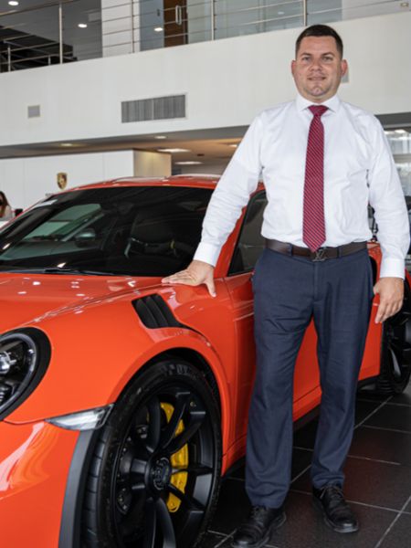 Iván Guzmán, Ejecutivo de Ventas Certificado, Porsche Center Puerto Rico