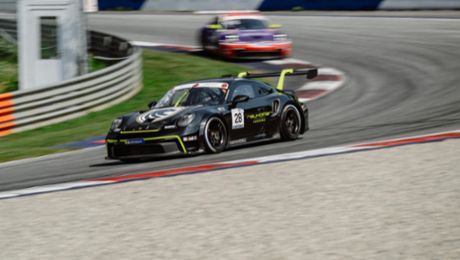 Felix Neuhofer remporte les deux courses de la GT3 Cup 
