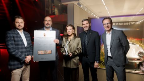 Zcela nové Porsche Centrum Ořech přivítalo ve svých exkluzivních prostorách první fanoušky sportovních vozů Porsche