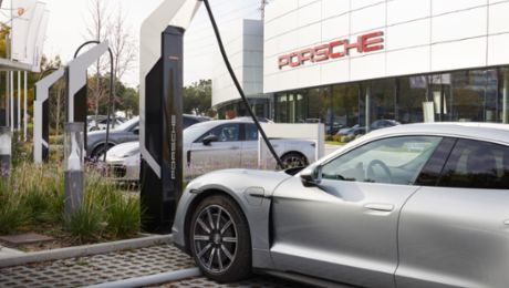 Porsche inaugura la estación de carga más potente de España 