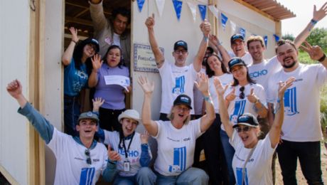 Porsche Latin America y TECHO construyen la Casa No. 911 tras 15 años de alianza