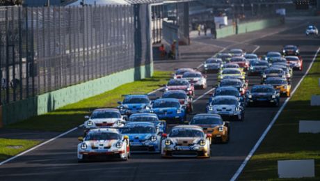 Porsche Carrera Cup Italia, Iaquinta vince gara 1 con la classifica sub judice