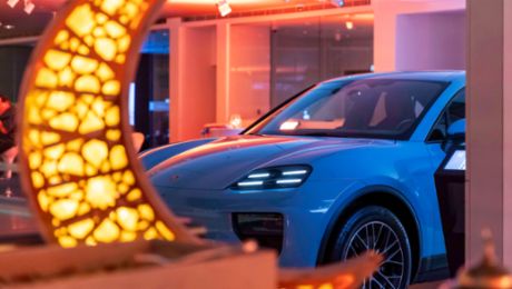 Porsche Centre Kuwait hosts an exclusive and luxurious Ramadan Ghabka
