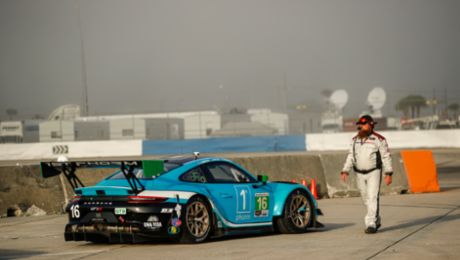 Porsche customer teams look beyond the surface at Monterey Peninsula 