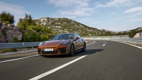 The new 2024 Panamera: More digital, more luxurious, more efficient