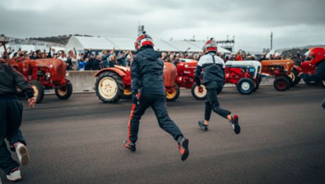 Saturday at the Rennsport Reunion 7: All-star Porsche Tractor Race returns by popular demand