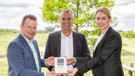 Platinum award proof of sustainability at Porsche