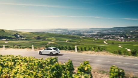A Visit to Épernay with a Panamera 4 E-Hybrid Sport Turismo