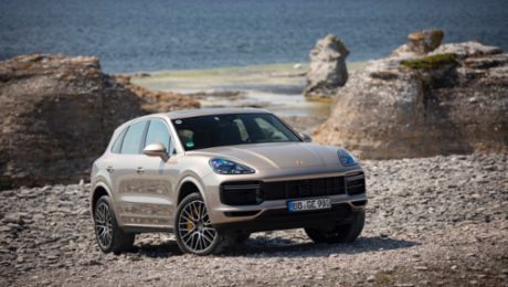 The innovative chassis systems of the Cayenne Turbo S E-Hybrid