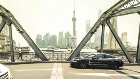 Kicking off in China: the Porsche Taycan visits Shanghai
