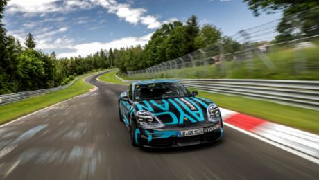 New Porsche Taycan sets a record at the Nürburgring-Nordschleife