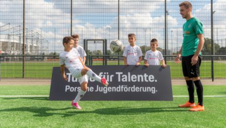 Gemeinsam am Ball: Porsche und Borussia Mönchengladbach