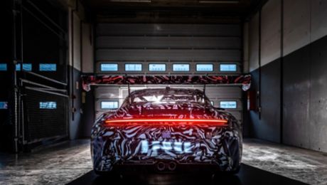 Neuer Markenpokal-Rennwagen von Porsche steht an der Startlinie