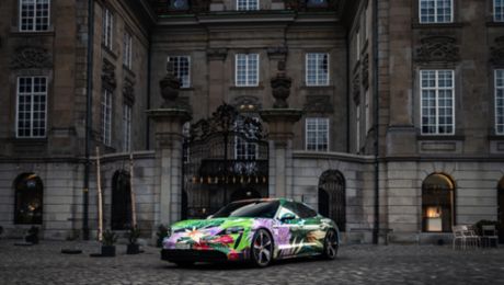 Porsche versteigert Taycan Artcar by Richard Phillips für den guten Zweck