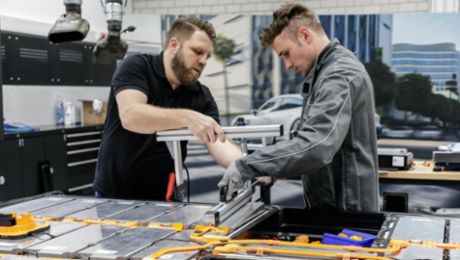 High-voltage battery repairs at Porsche Centres