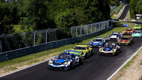 Bitter start to the 24-hour classic for the Porsche customer teams