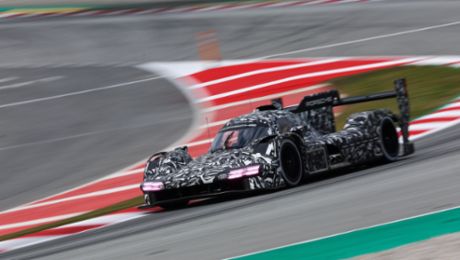 LMDh: first tests on an international racetrack successfully completed