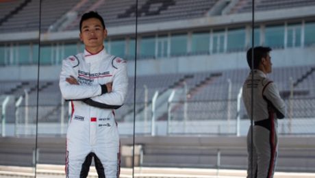 Chinese Yifei Ye fährt den Porsche 963 in der WEC
