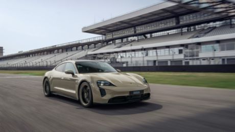 Porsche presenta l’esclusiva Taycan GTS Hockenheimring Edition