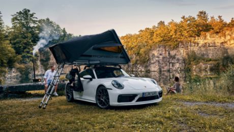 Hotelzimmer für Naturliebhaber: neues Dachzelt von Porsche Tequipment