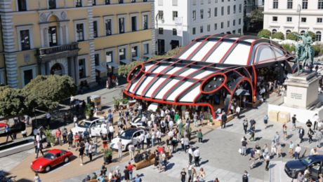Open Space auf der IAA: überdimensionaler Porsche 911 ist Publikumsmagnet