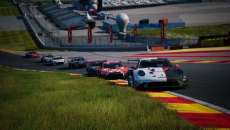 Drei Laufsiege und ein Podestplatz im Finale für Porsche Coanda Esport