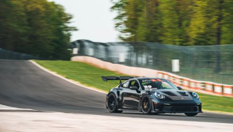 保时捷 911 GT3 RS 在 Road America 赛道刷新量产车单圈纪录