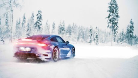 A rendezvous to defy limits: Individual training at the Porsche Ice Experience