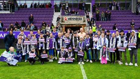 Zu Besuch auf dem Stadionrasen – Porsche Kids Day bei Erzgebirge Aue