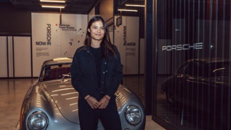 Emma Raducanu als Stargast bei der Eröffnung des neuen Porsche NOW Brand Stores in London