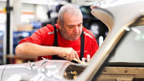 Porsche Classic Factory Restoration: preserving our employees’ unique experience