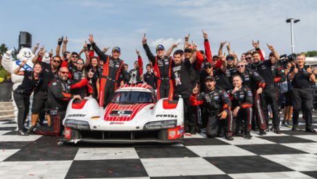 保时捷潘世奇车队在 Road America 包揽冠亚