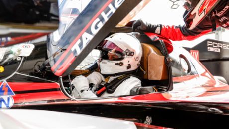 Test de resistencia en Aragón: Sebastian Vettel prueba el Porsche 963