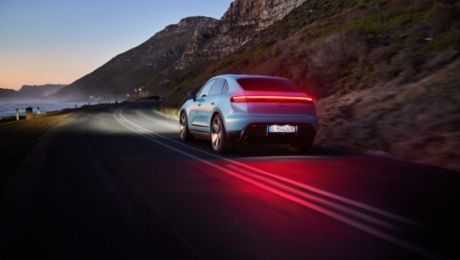 Porsche expands the model range for the all-electric Macan