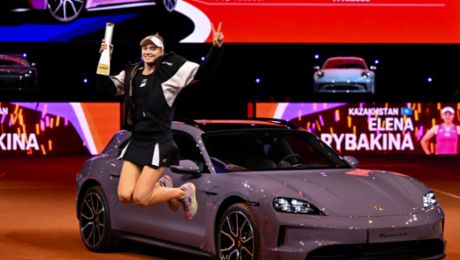 Elena Rybakina gewinnt den Porsche Tennis Grand Prix