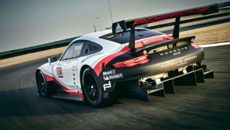 New Porsche 911 RSR for Le Mans