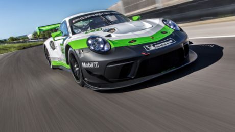 动力强劲、性能出众的极速跑车：新款保时捷911 GT3 R