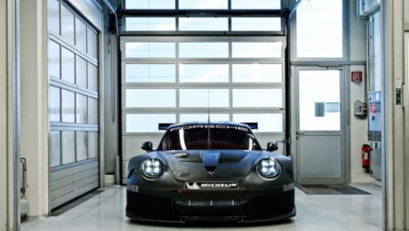 Successor to the 911 RSR enters test phase