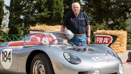 Porsche gratuliert Herbert Linge zum Geburtstag
