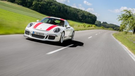 Testing the Porsche 911 R