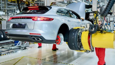 Production launch of the new Panamera Sport Turismo