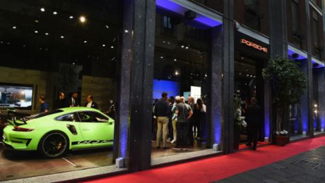 Neues „Porsche Studio“ in Mailand eröffnet