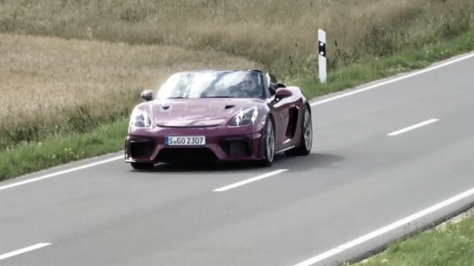 Media Drive: 718 Spyder RS - sternrubin neo