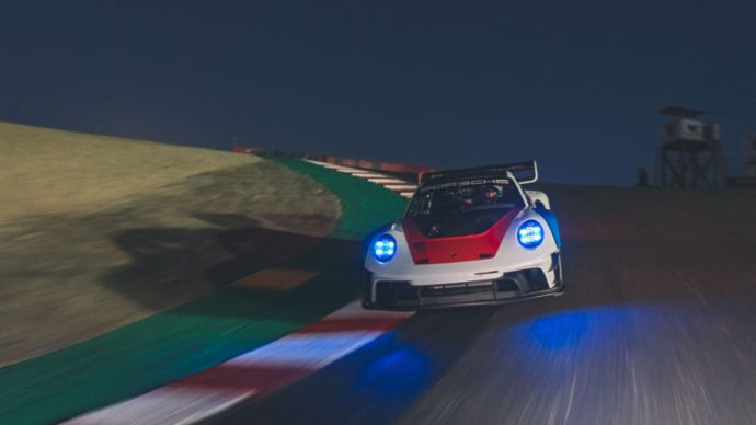 Introducing the Porsche 911 GT3 R rennsport